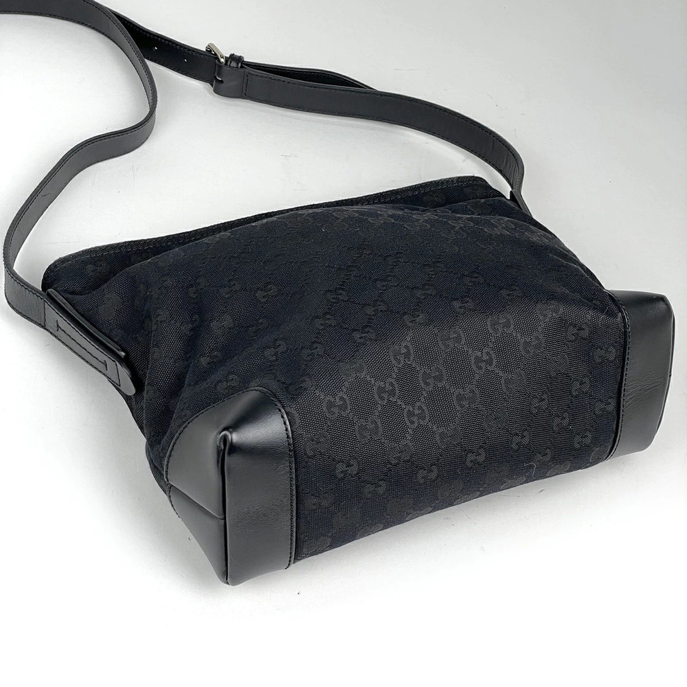 Gucci bag Sherry canvas GG shoulder black